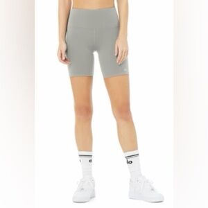 Alo 7" High-Waist Biker Short - Sterling
